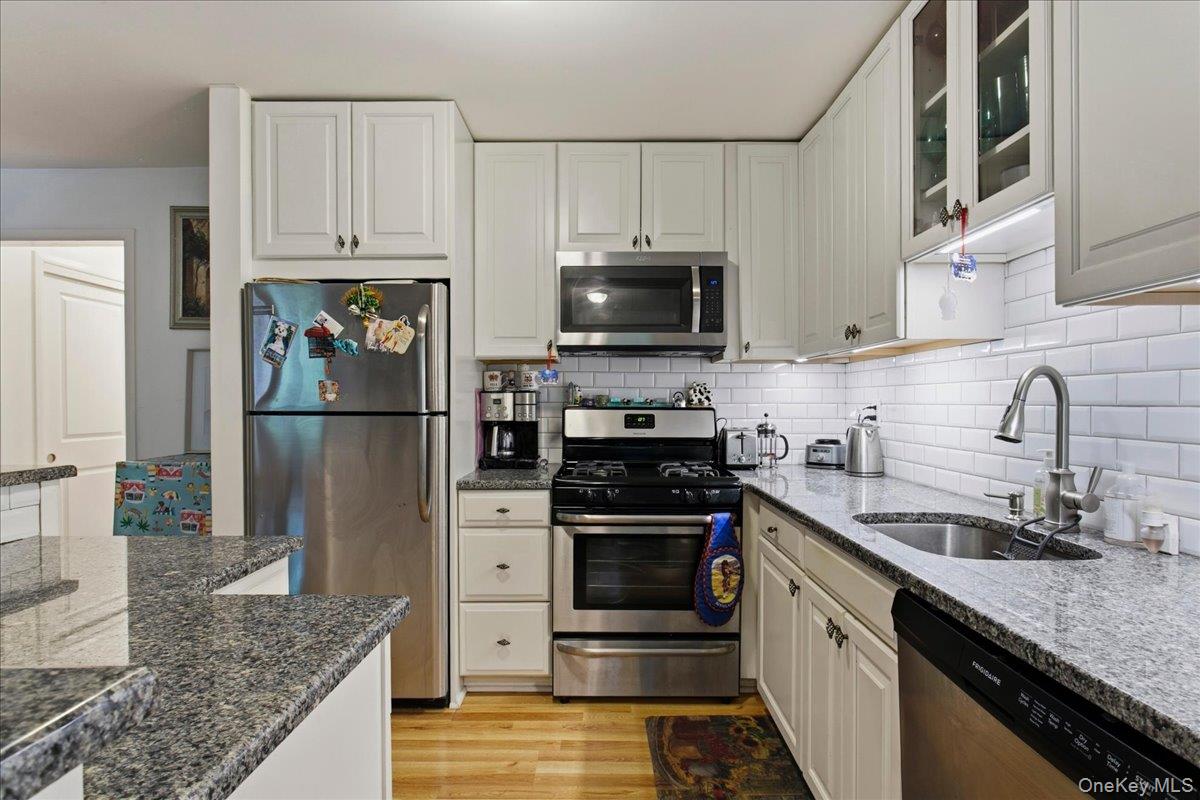 16 Scenic Drive, Unit K photo 9