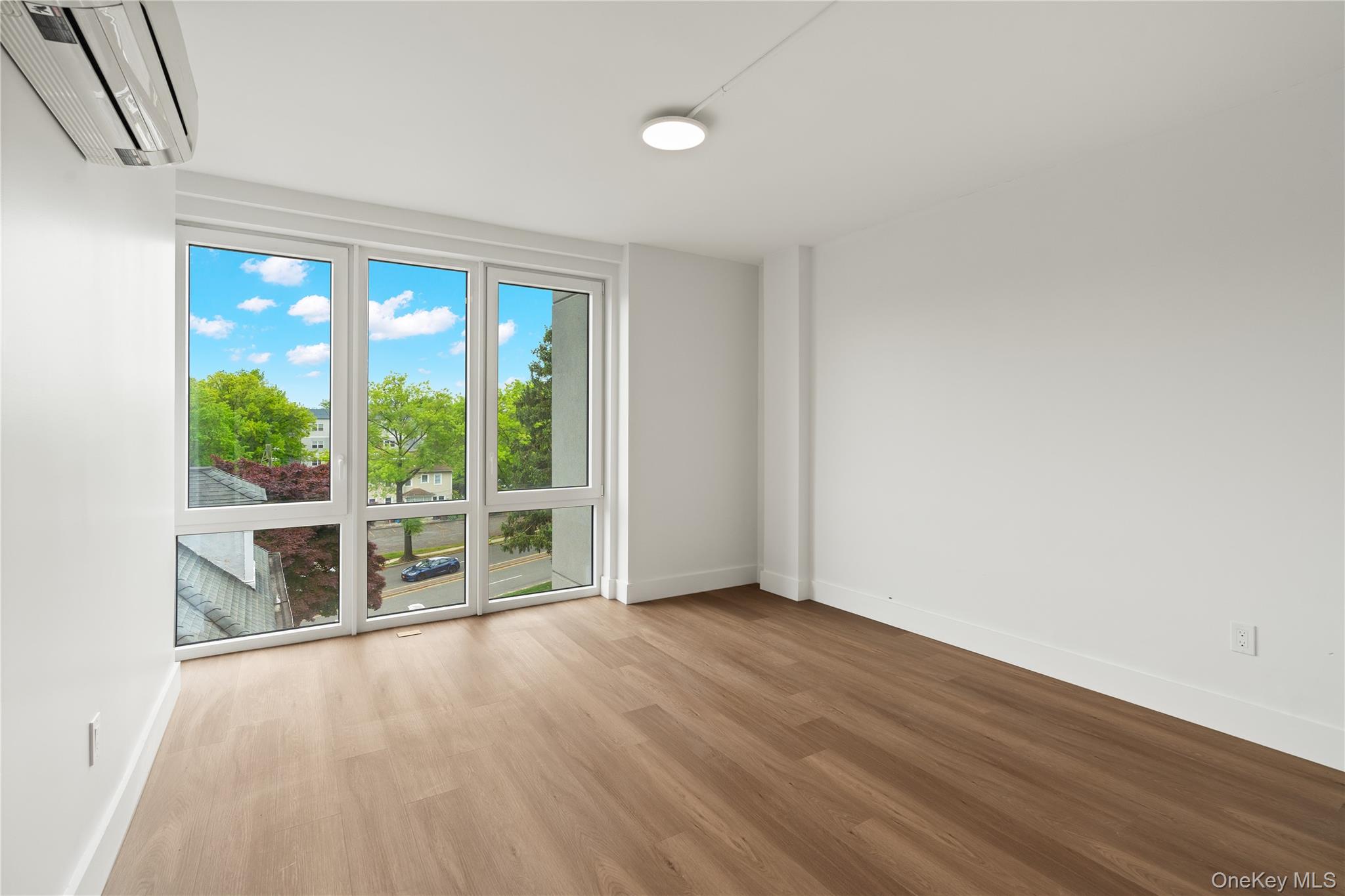 1 Lyon Place, Unit 706 photo 4
