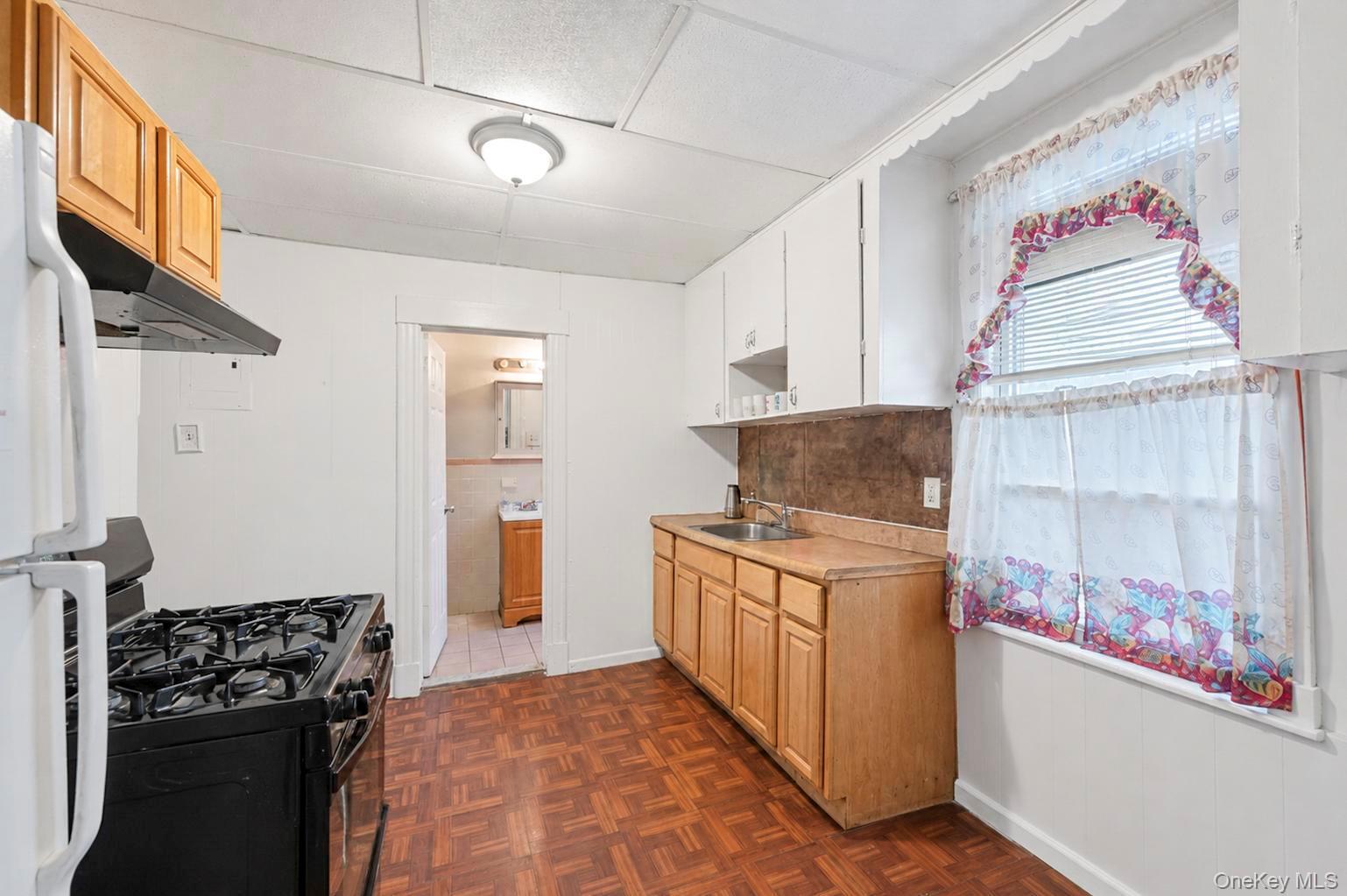 212 Edwards Place – For Sale photo 3