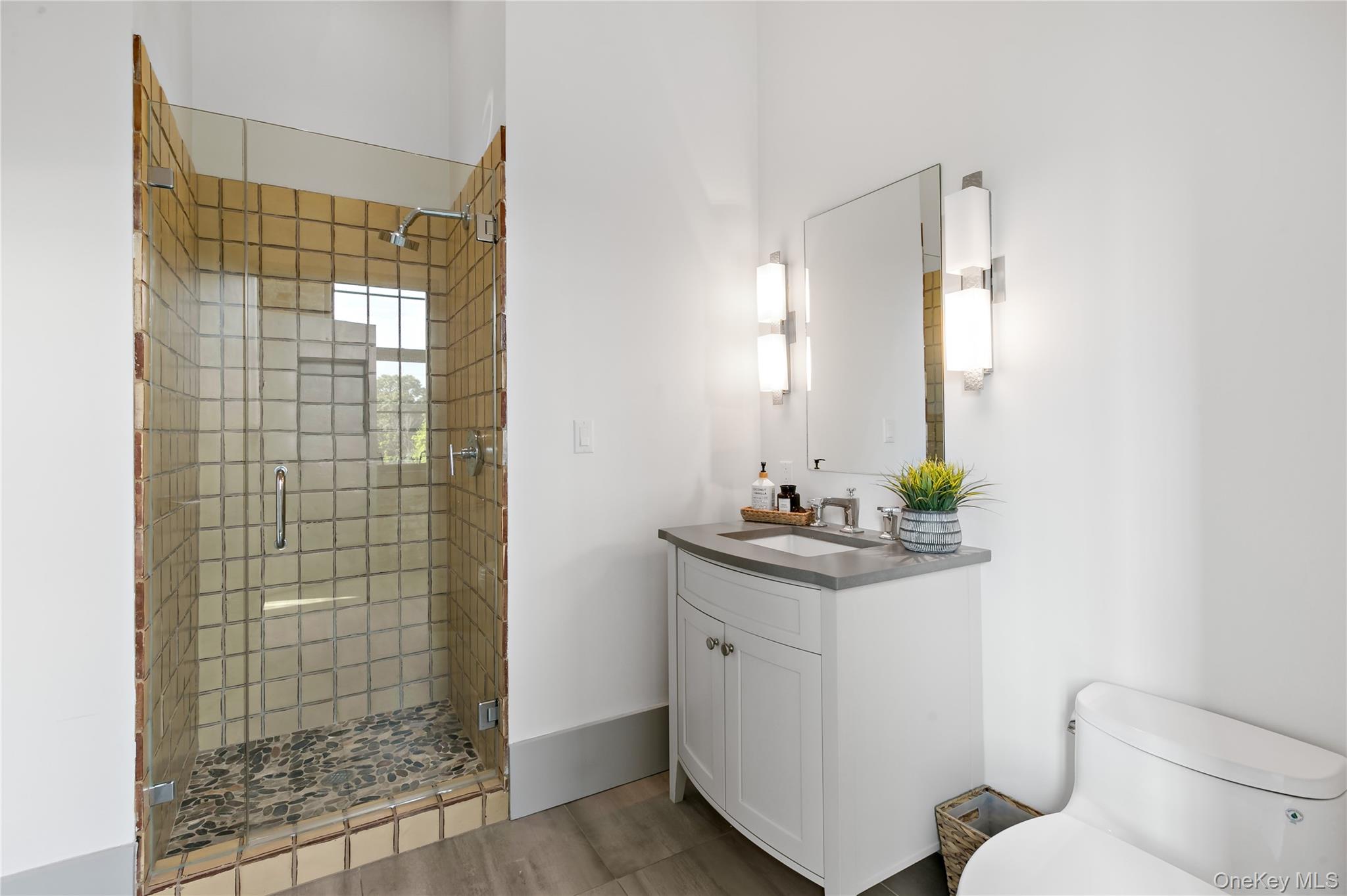 1 E Main Street, Unit 404 photo 16