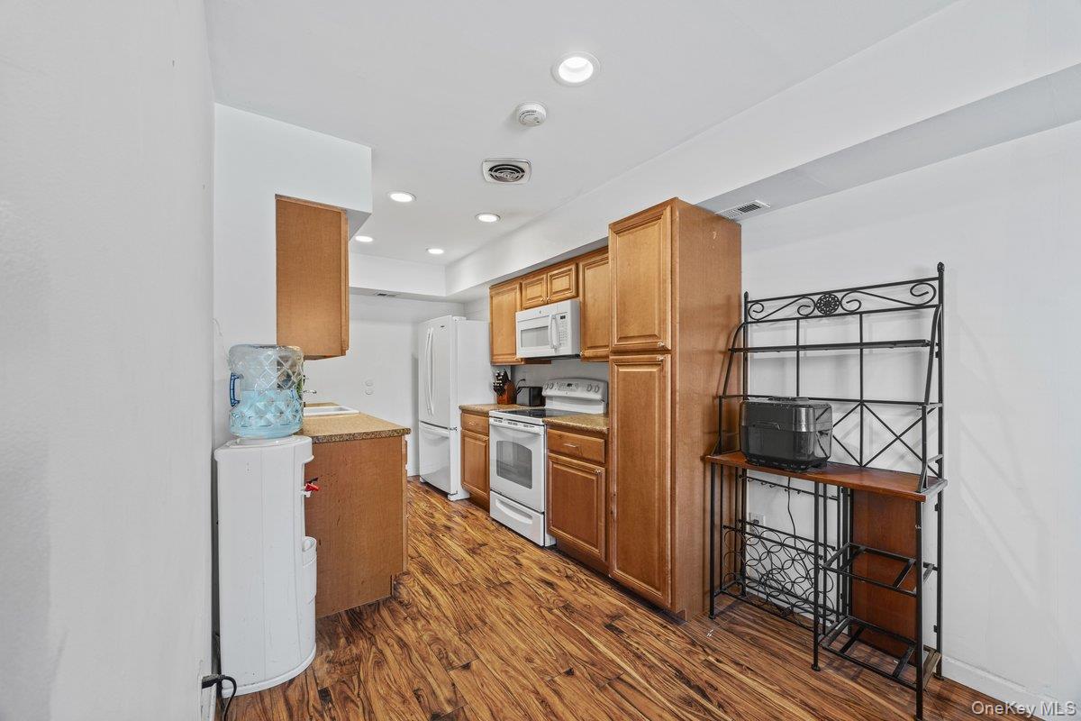 21 Alhambra Drive – For Sale photo 9