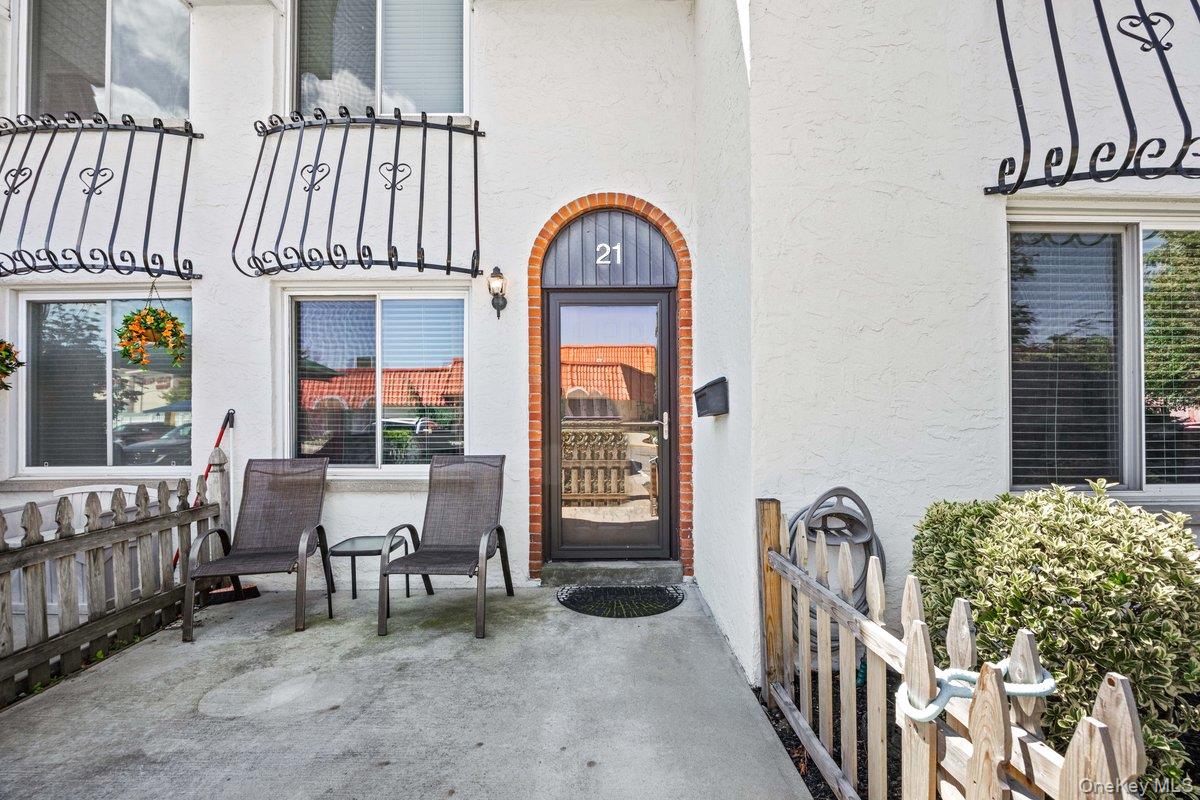 21 Alhambra Drive – For Sale