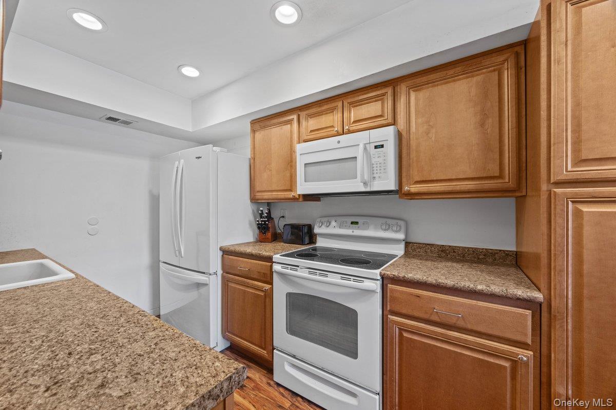 21 Alhambra Drive – For Sale photo 10