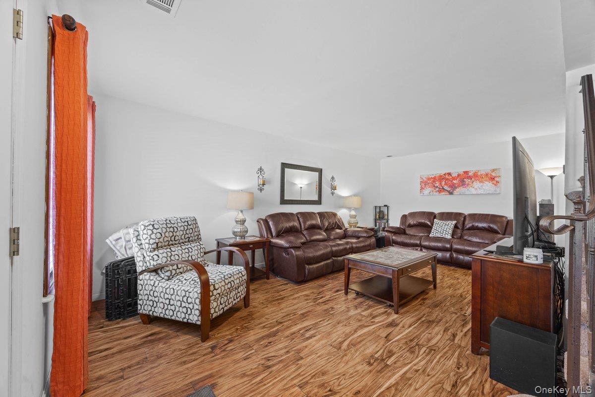 21 Alhambra Drive – For Sale photo 2