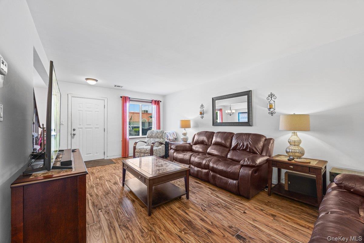 21 Alhambra Drive – For Sale photo 4