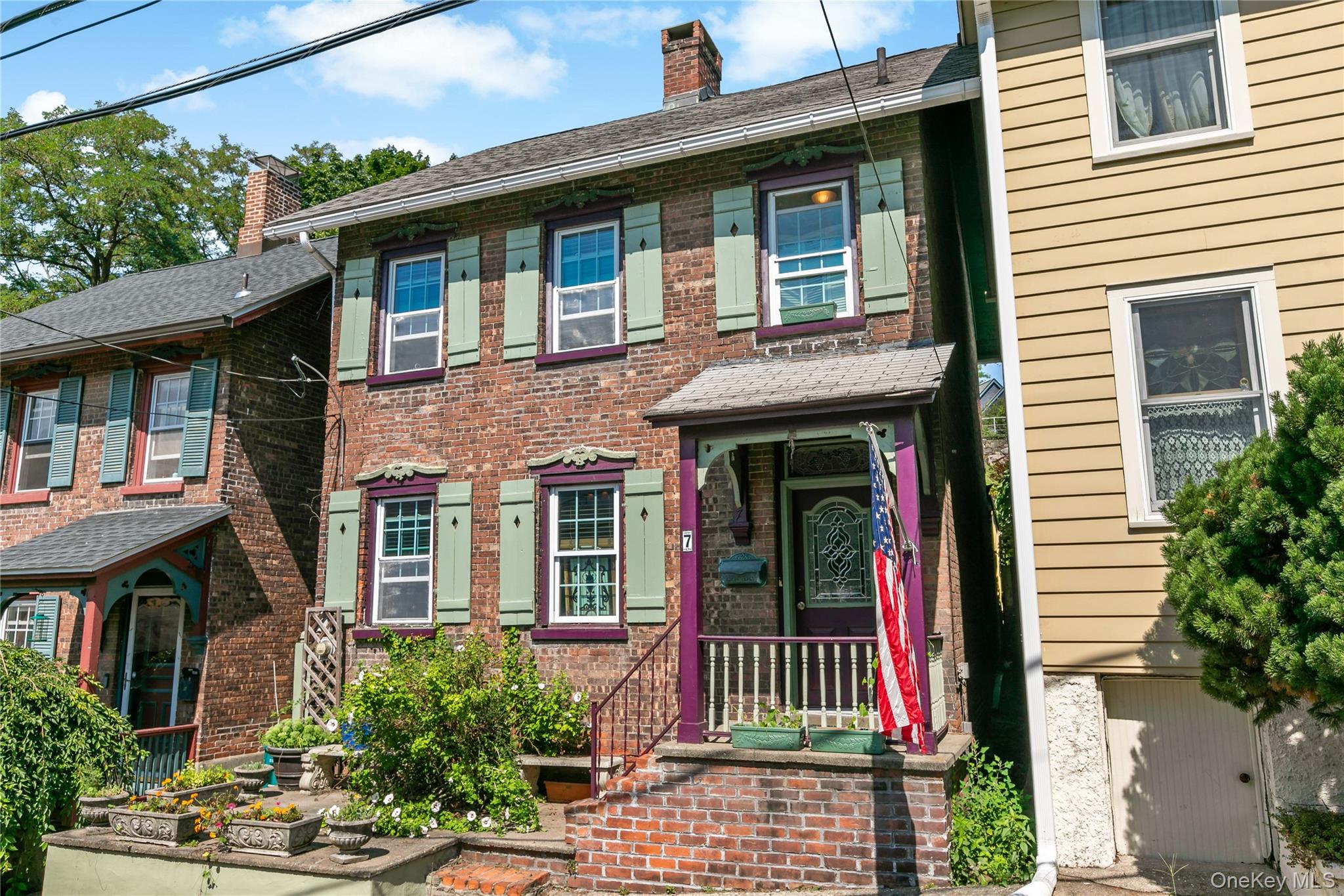 7 Railroad Avenue – For Sale