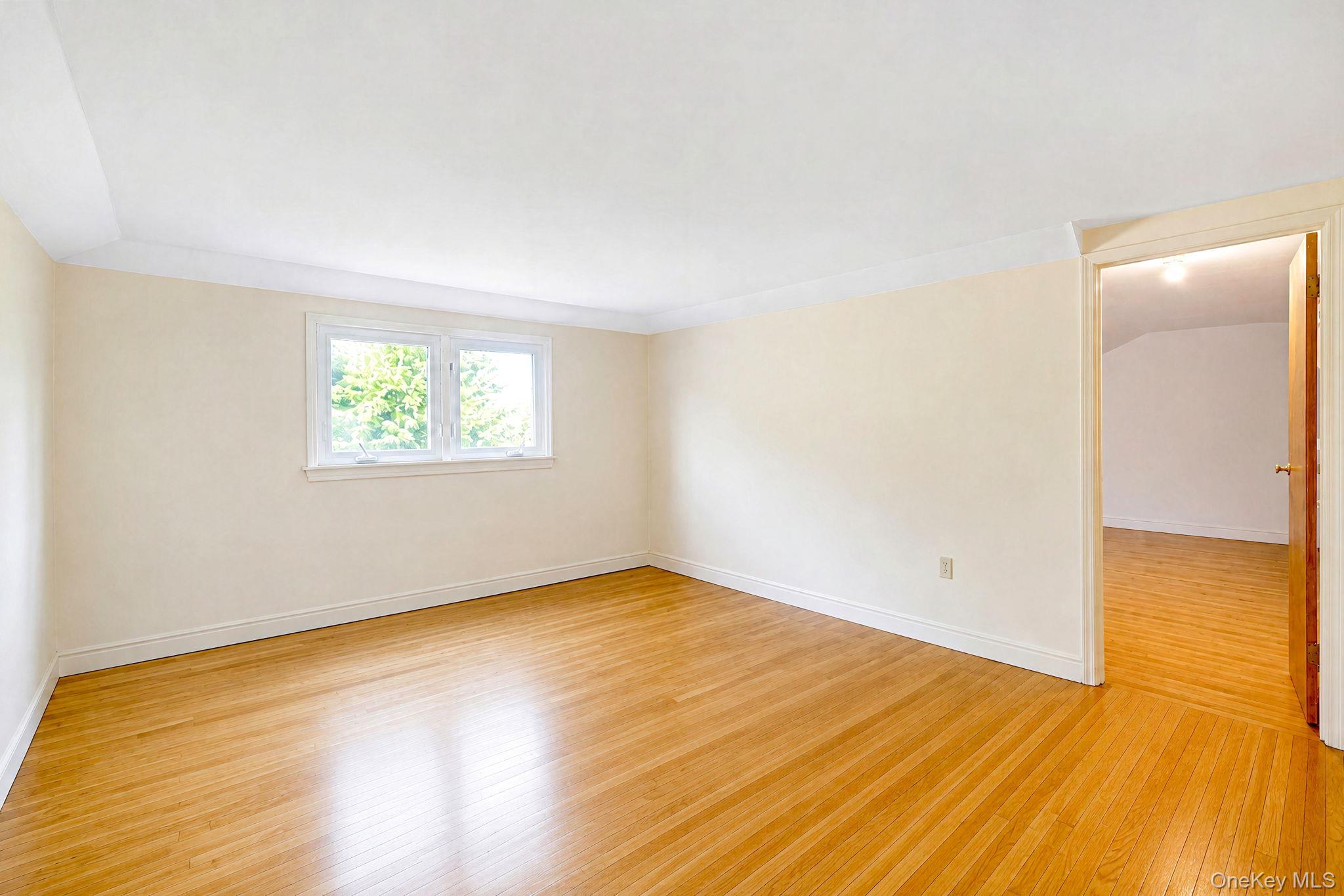 893 Gardiner Drive – For Sale photo 33