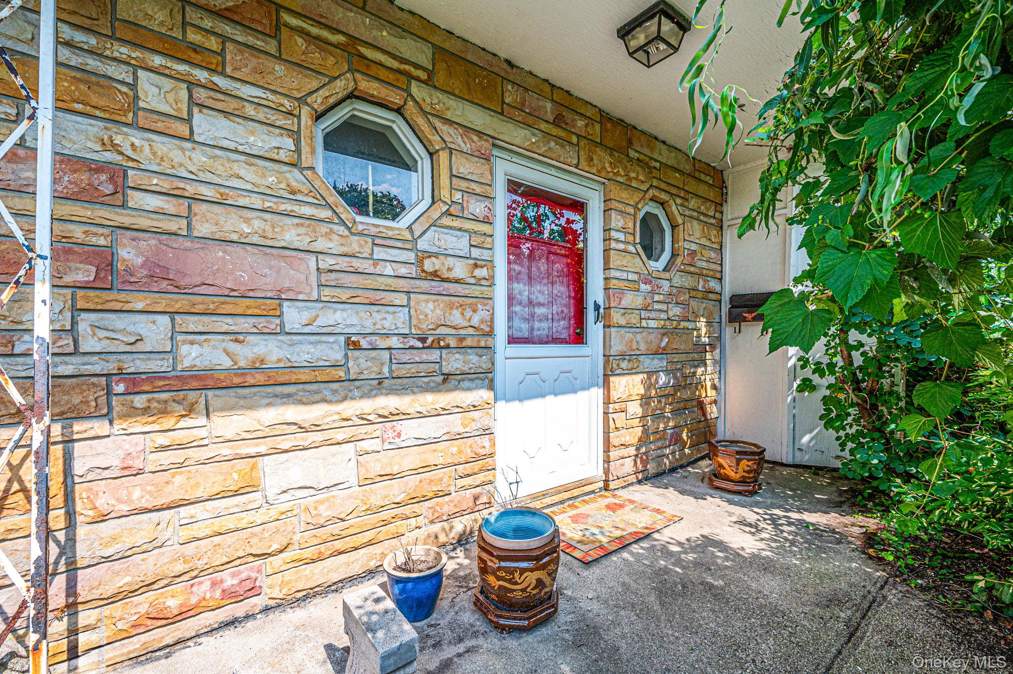 893 Gardiner Drive – For Sale photo 8