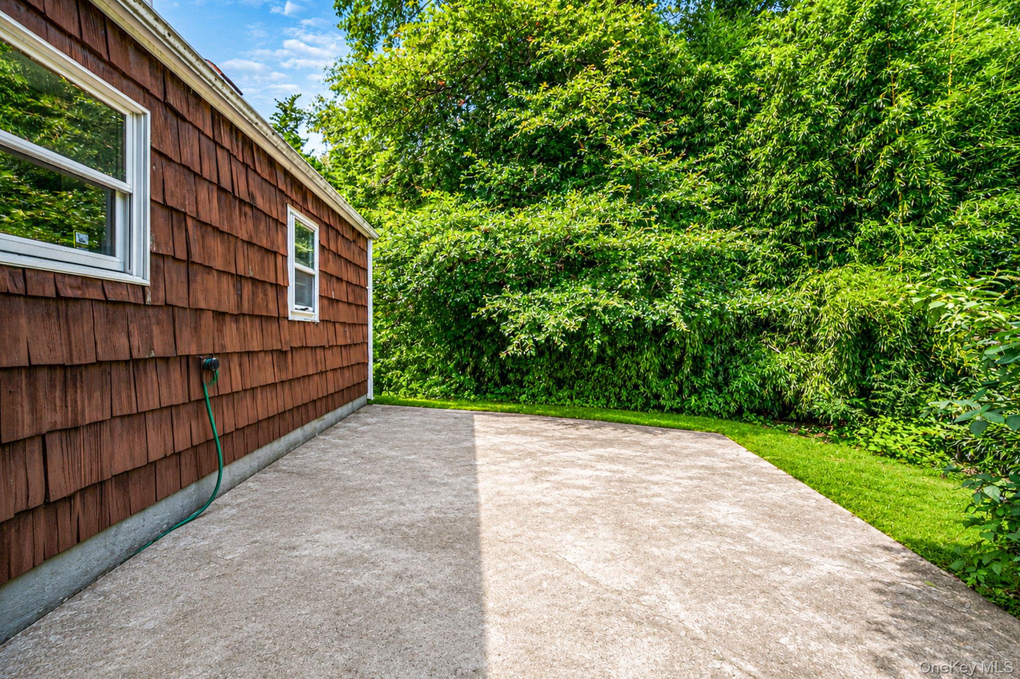 893 Gardiner Drive – For Sale photo 14
