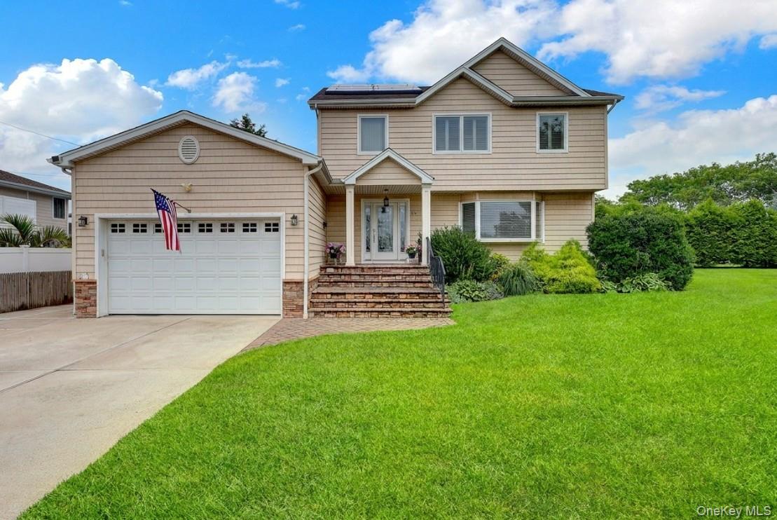 34 NE Admiral Road – For Sale