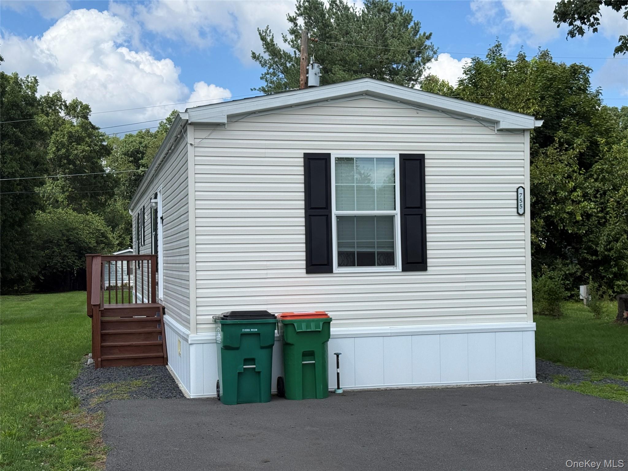 755 Tarrytown Lane – For Sale photo 2