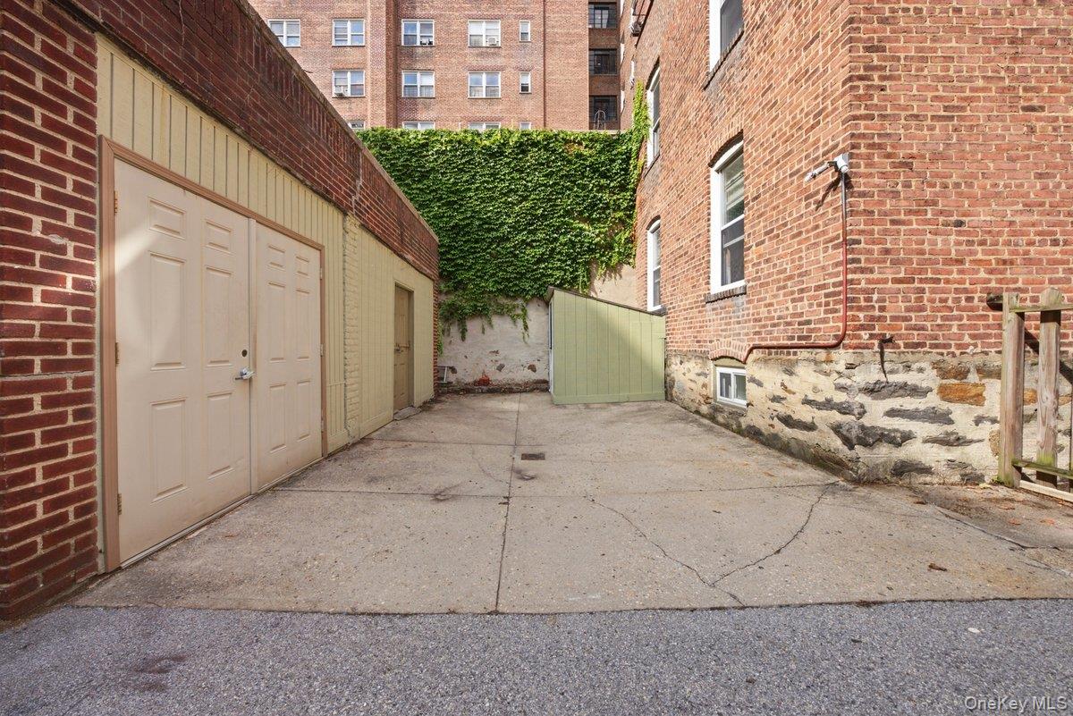 3633 Greystone Avenue – For Sale photo 49