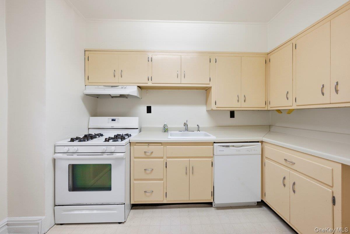 3633 Greystone Avenue – For Sale photo 21