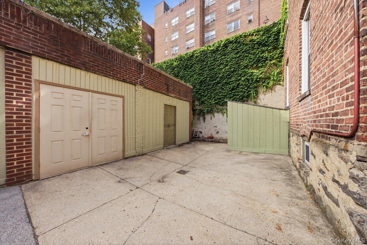 3633 Greystone Avenue – For Sale photo 48