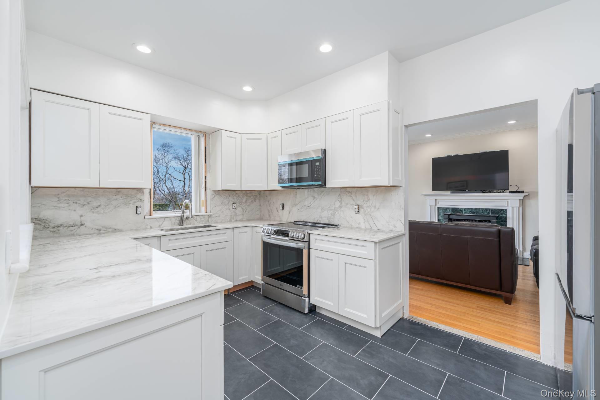 16125 Soundview Avenue – For Rent photo 12