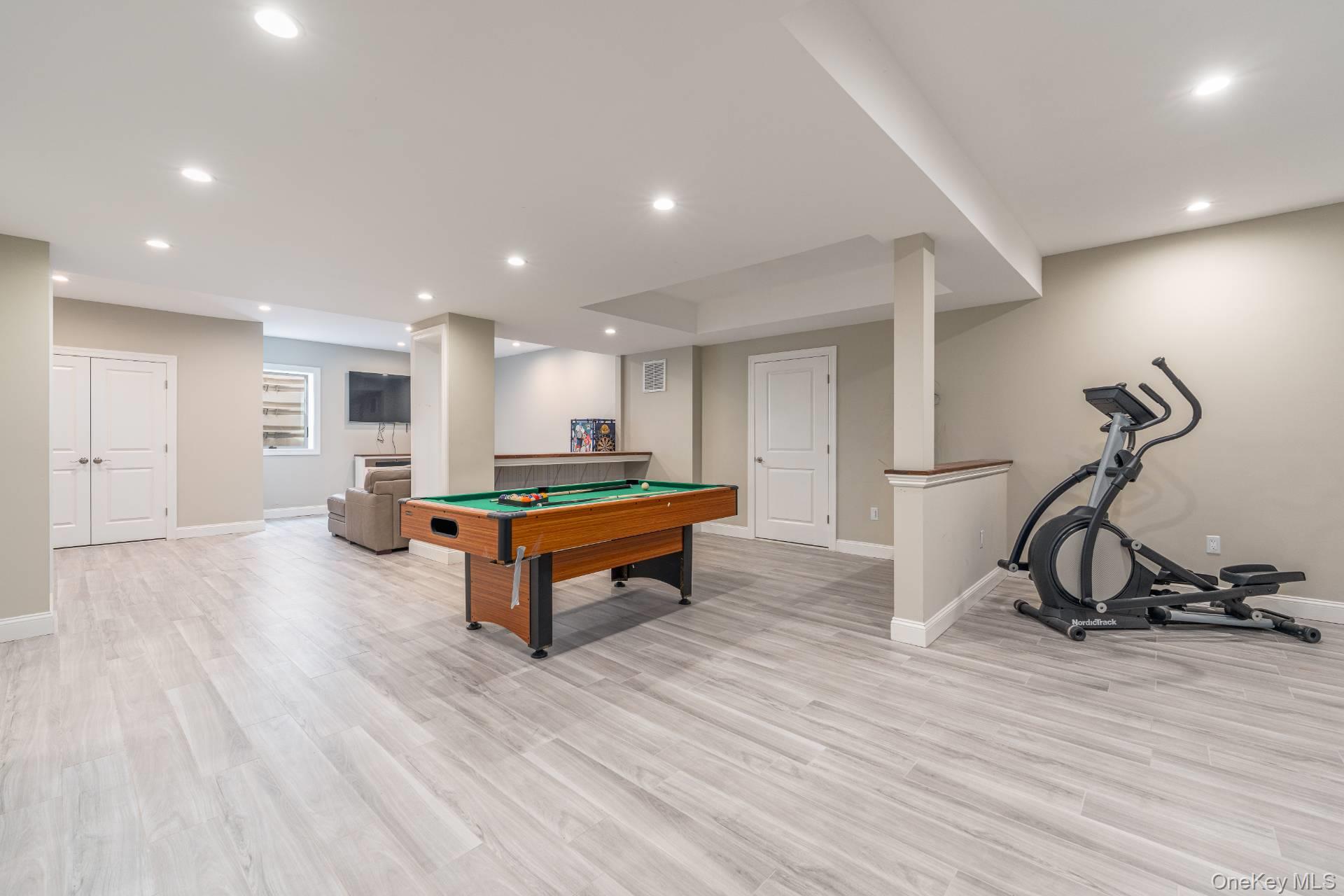 16125 Soundview Avenue – For Rent photo 25