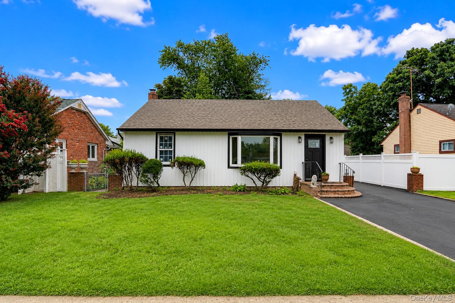 116 E Booker Avenue – For Sale