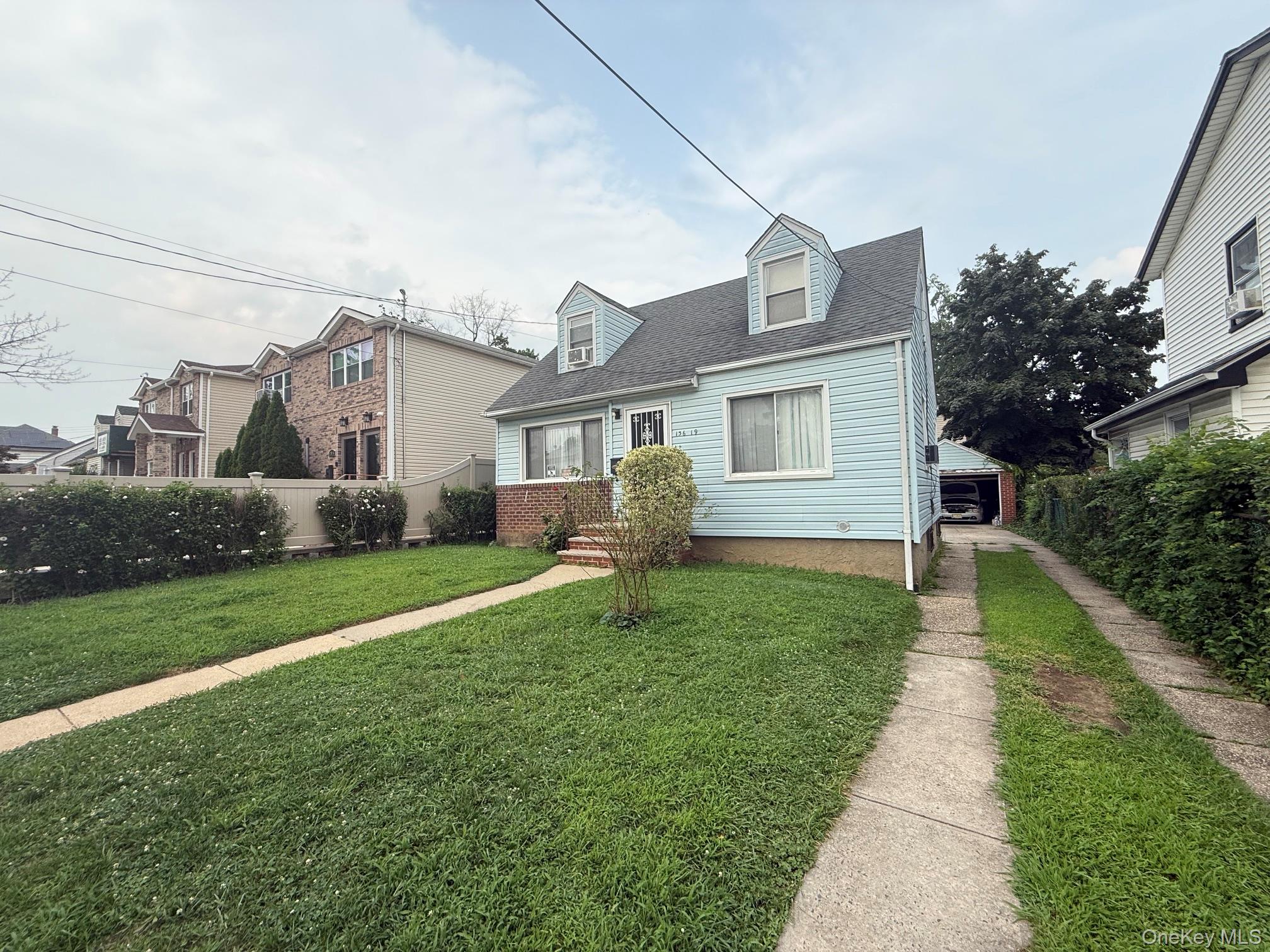 13619 220th Place – For Sale