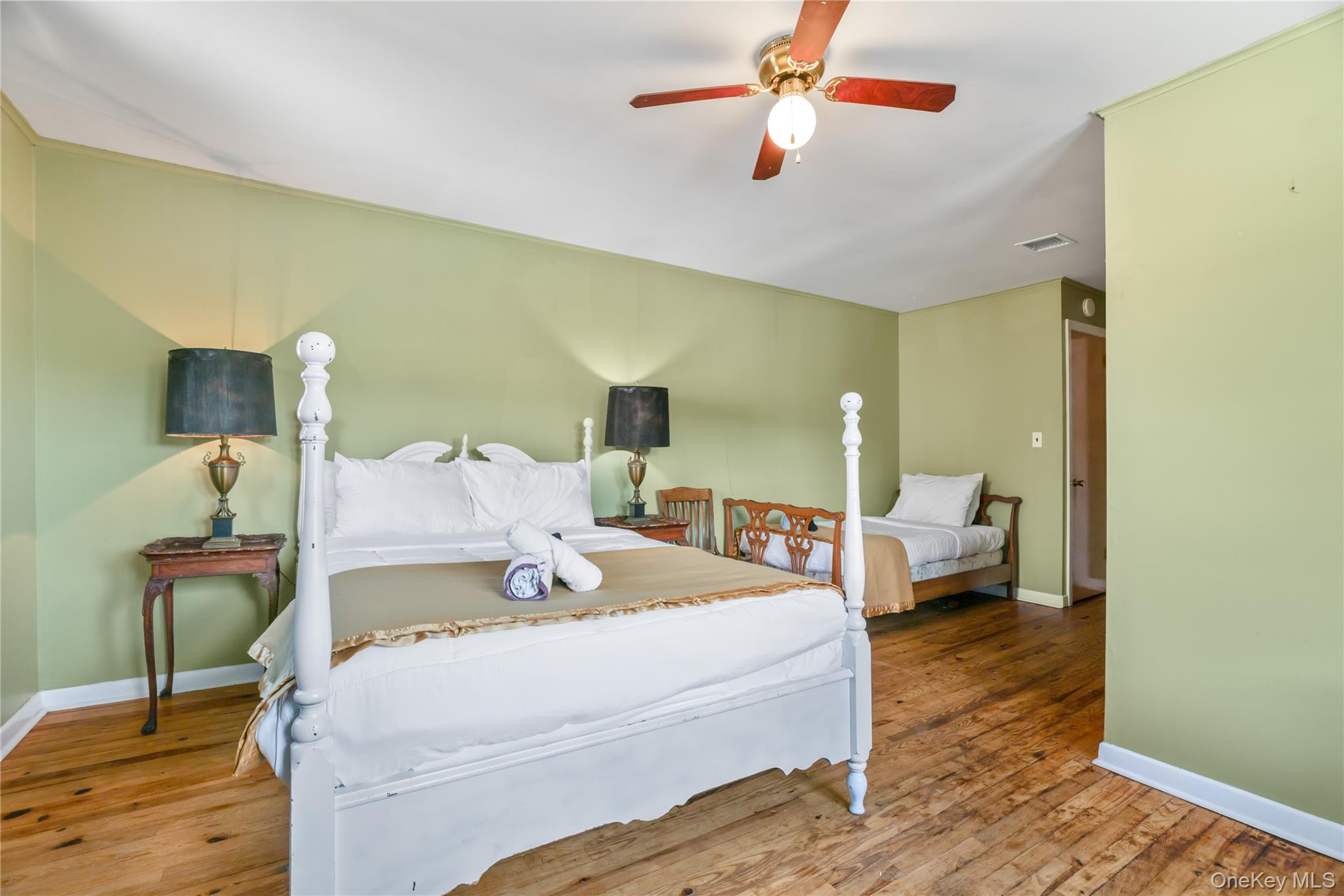 28 Upper Main Street – For Sale photo 7