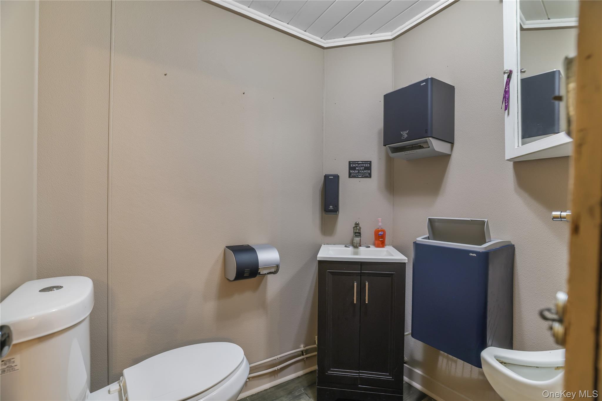 28 Upper Main Street – For Sale photo 50