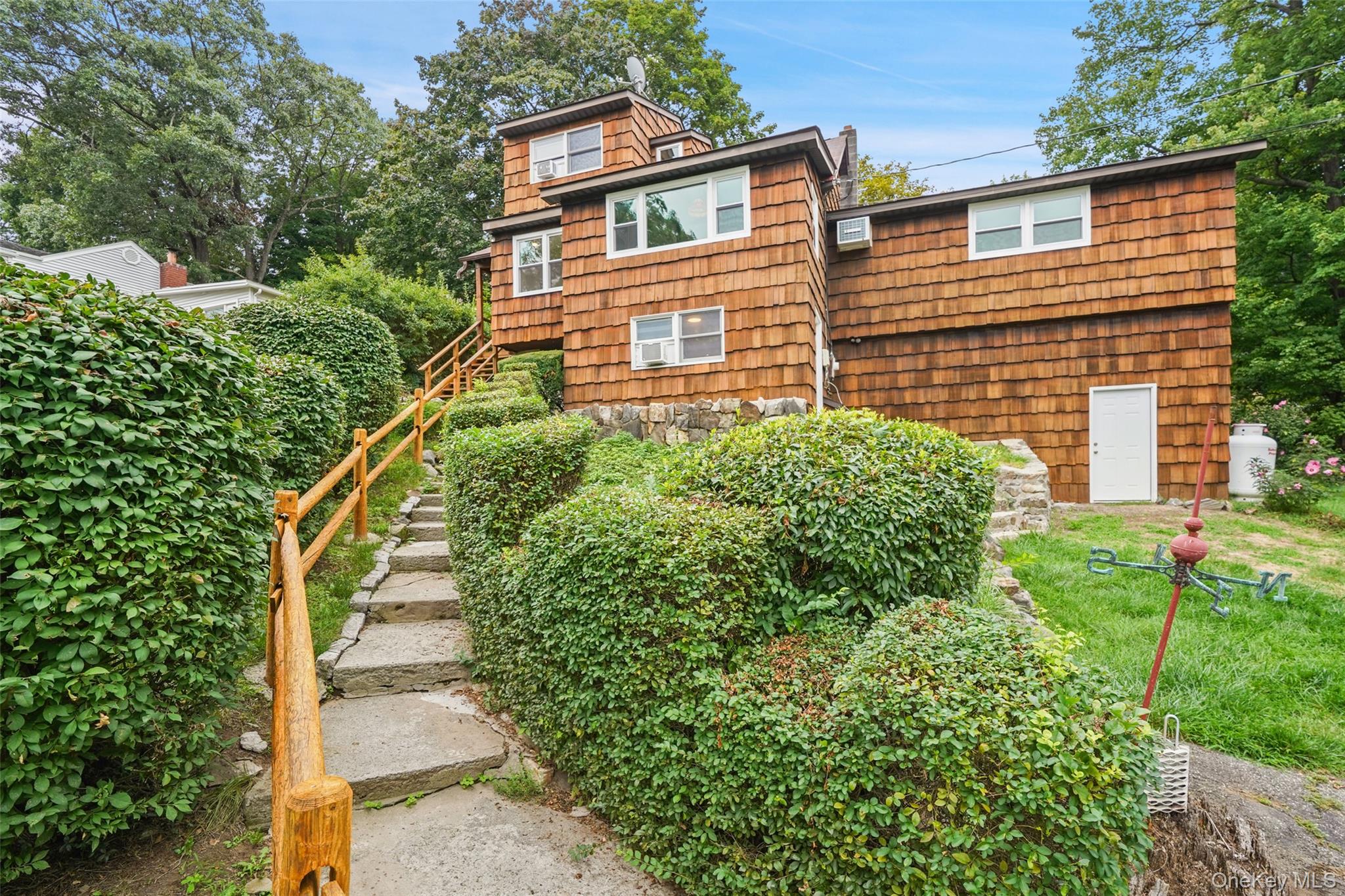 17 Mary Avenue – For Sale photo 3