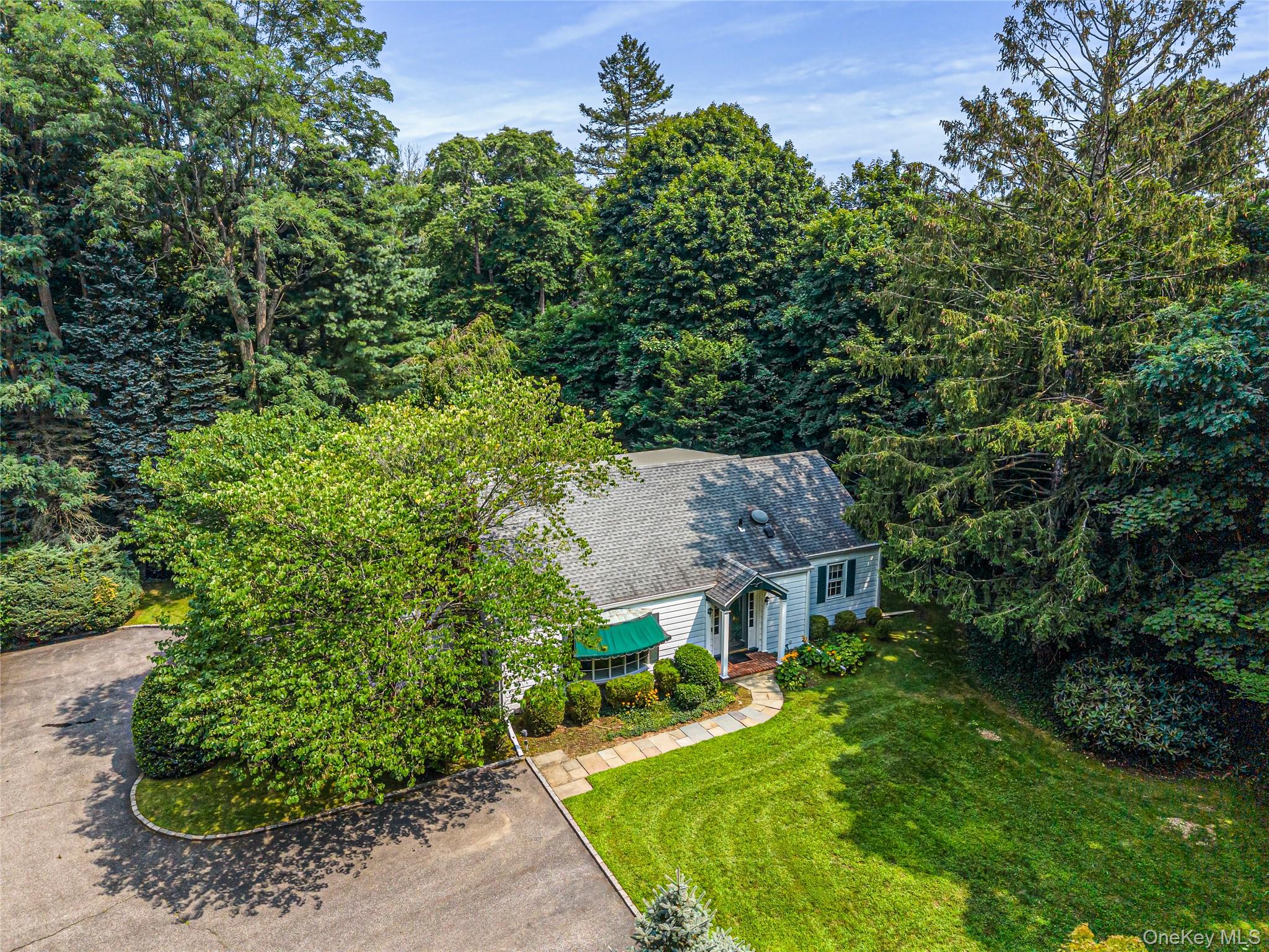 84 Bayville Road – For Sale