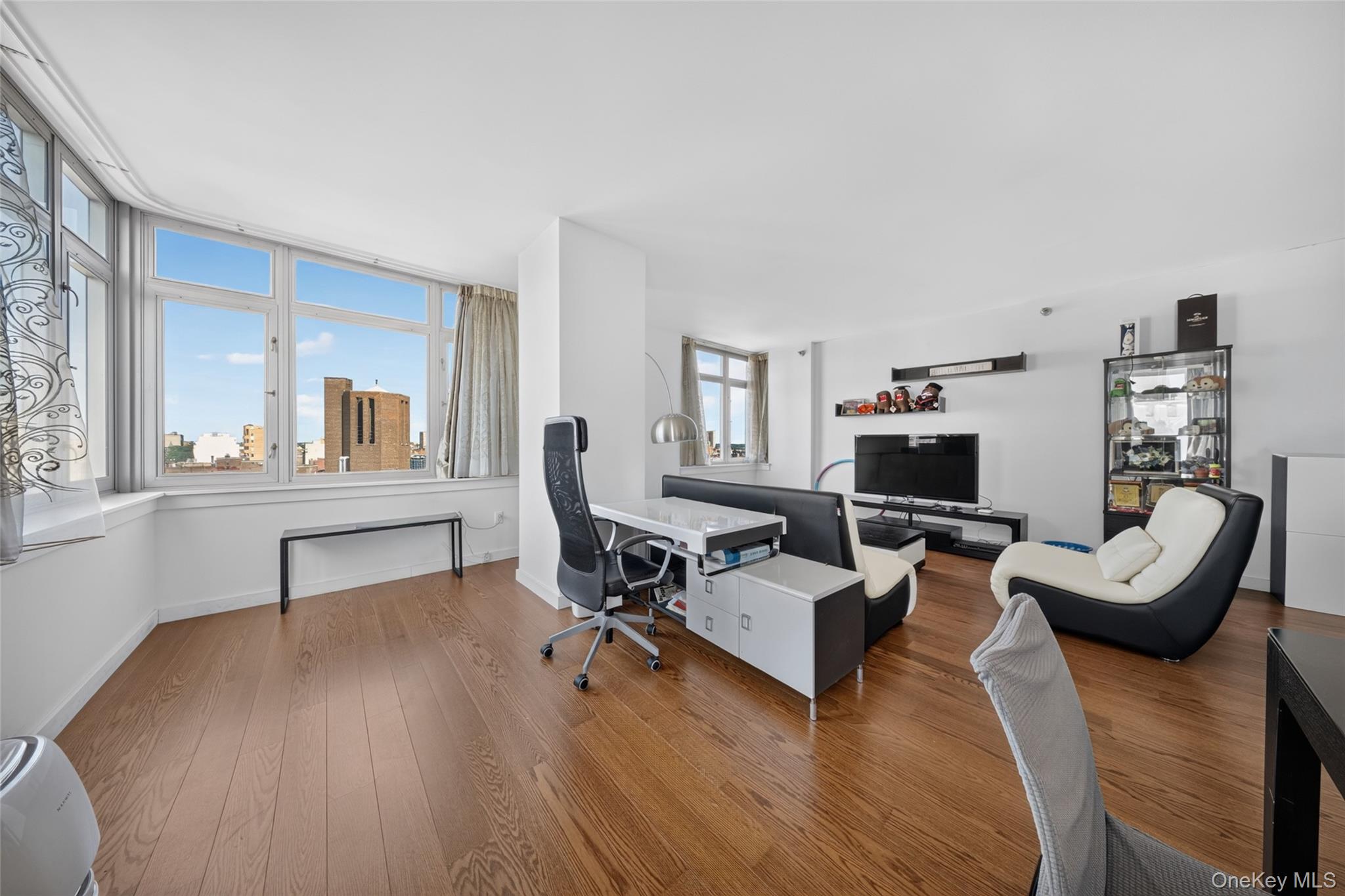 40-26 College Point Boulevard, Unit 16F photo 4
