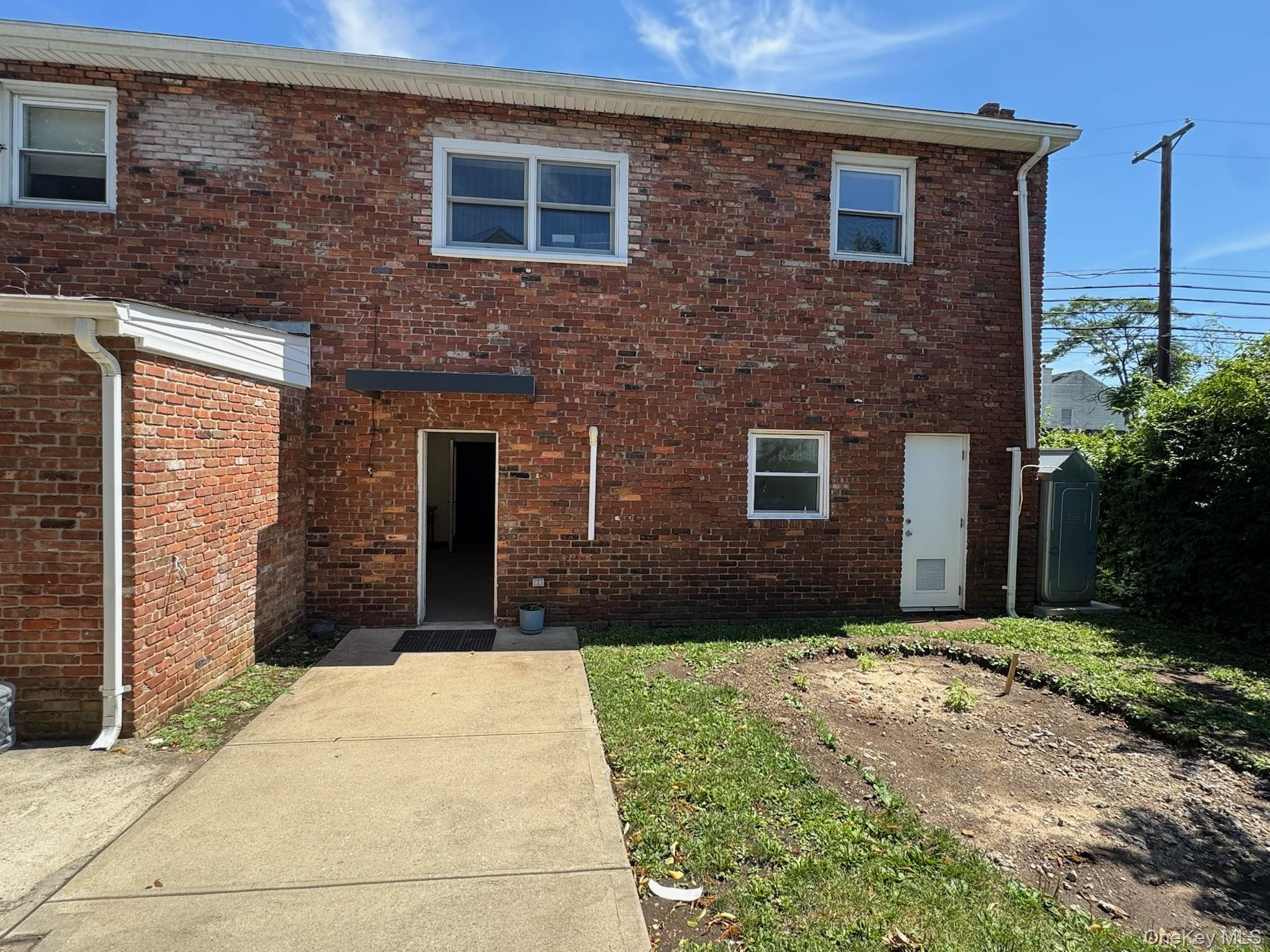 244 Maple Place – For Rent
