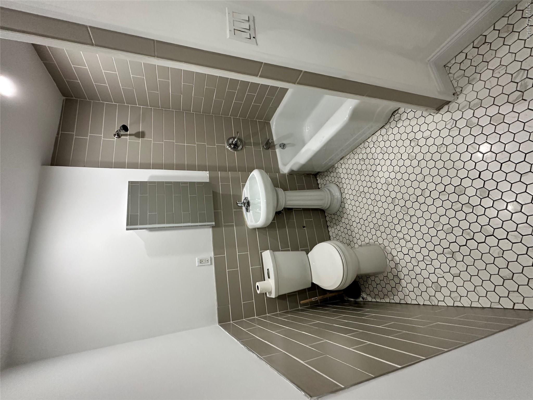 2385 Barker Avenue, Unit 2B photo 7