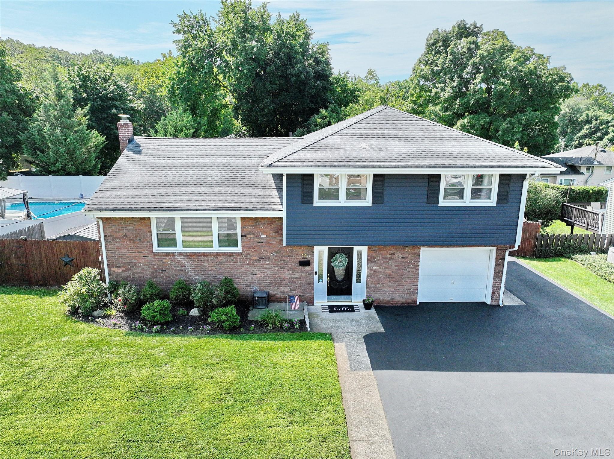 11 Crestwood Drive – For Sale photo 3