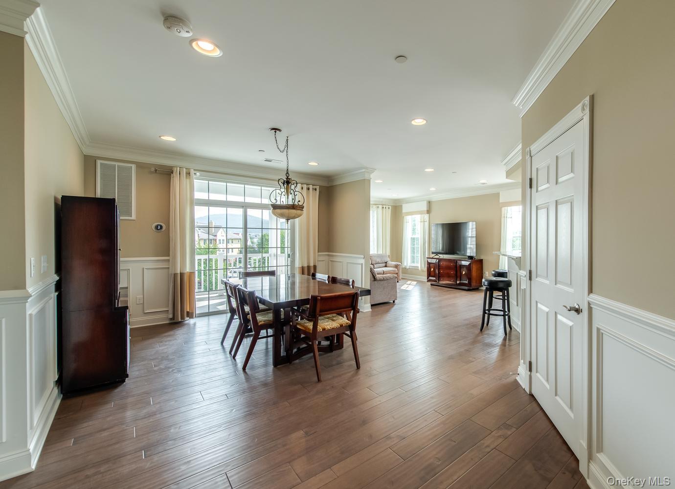 734 Regency Drive – For Sale photo 5