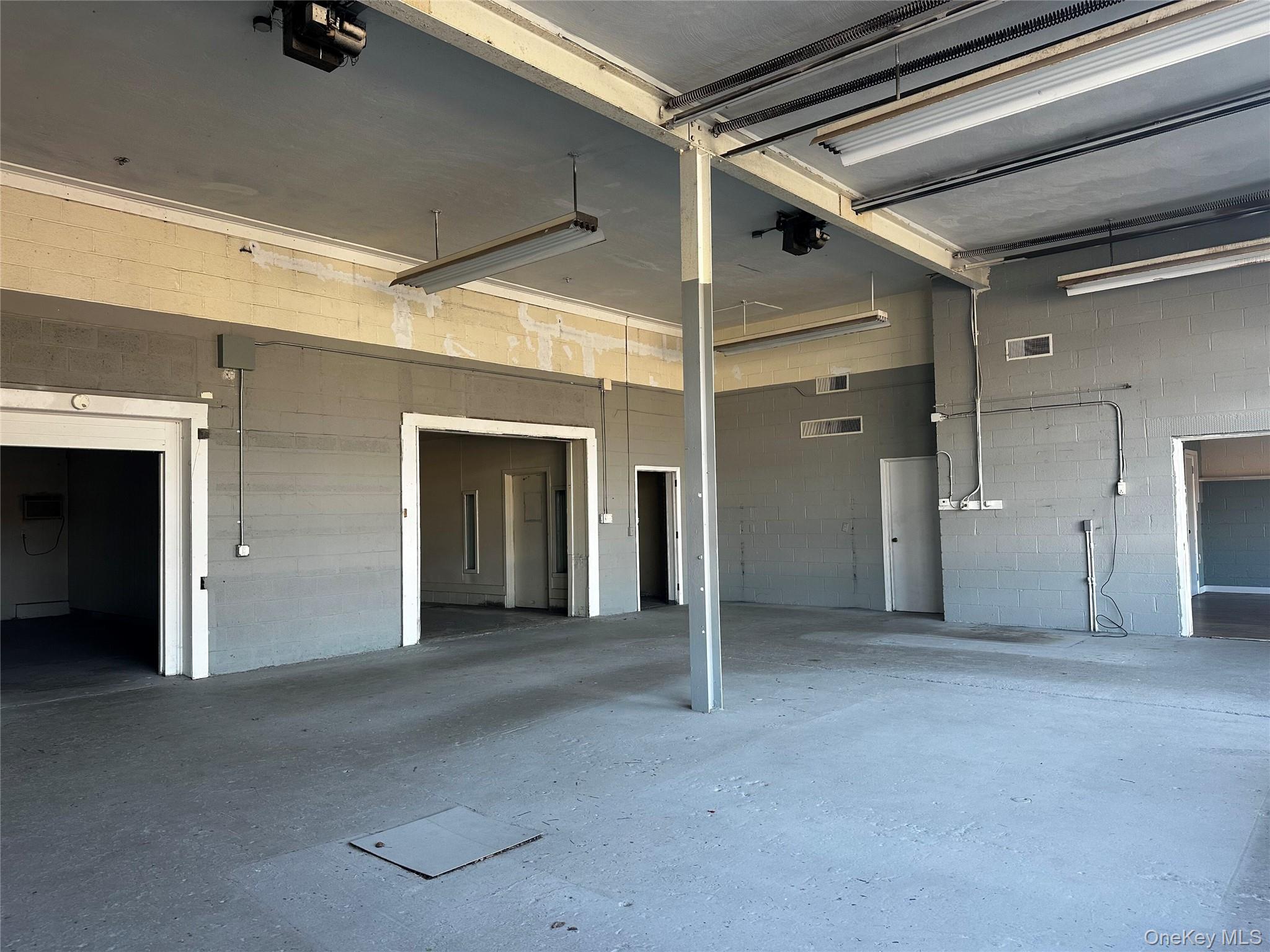 625 Glenwood Rd, Unit Retail/Gar photo 5