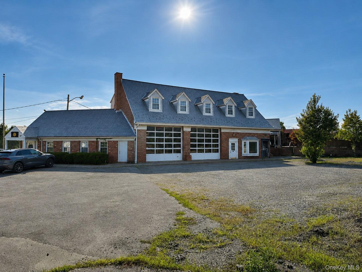 625 Glenwood Rd, Unit Retail/Gar