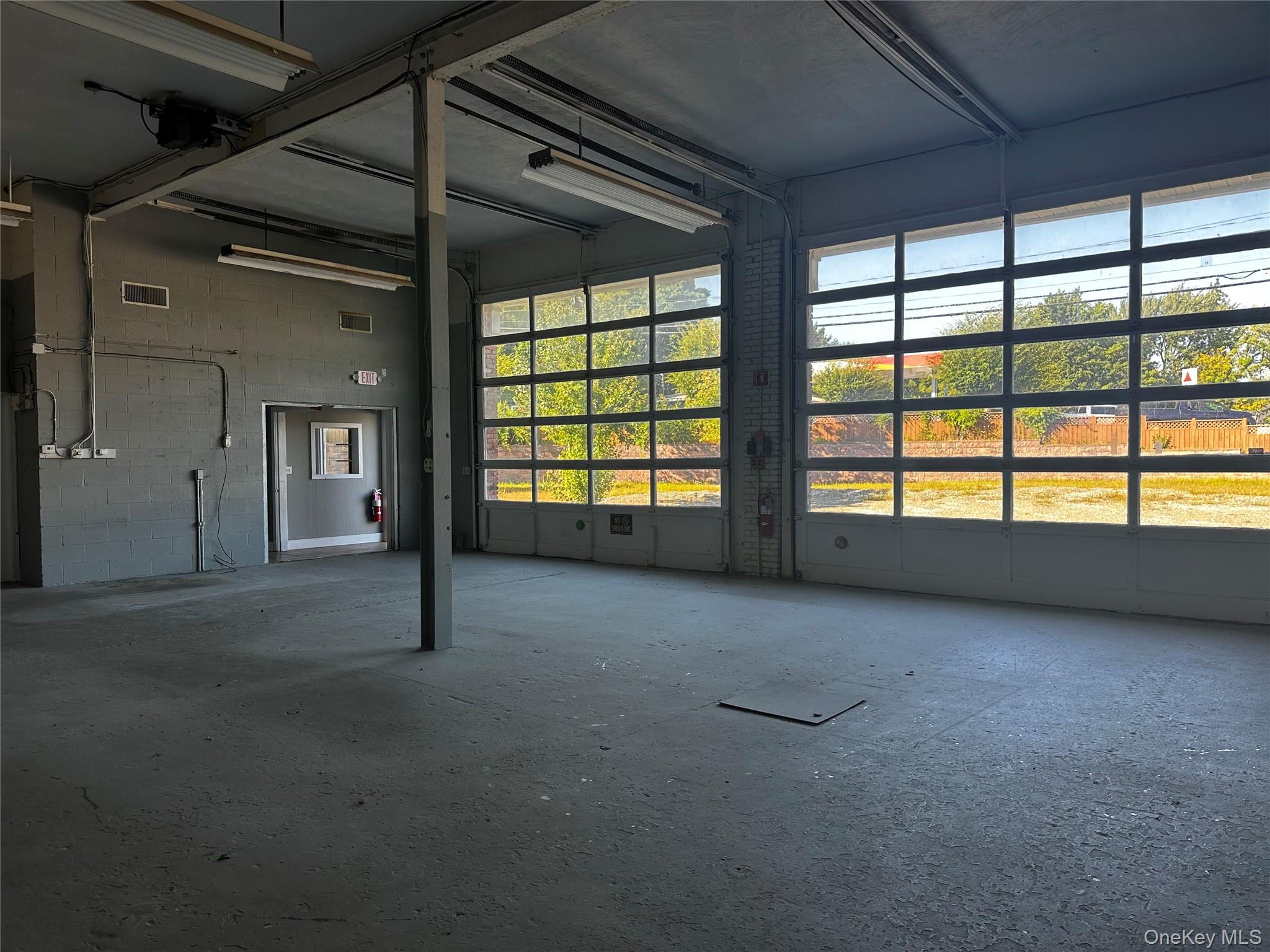 625 Glenwood Rd, Unit Retail/Gar photo 4