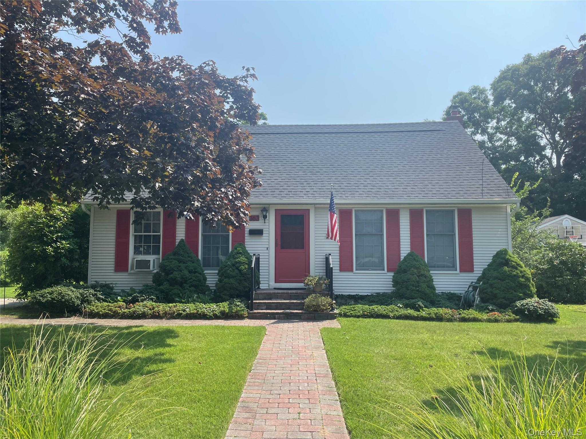 363 3rd Avenue – For Sale