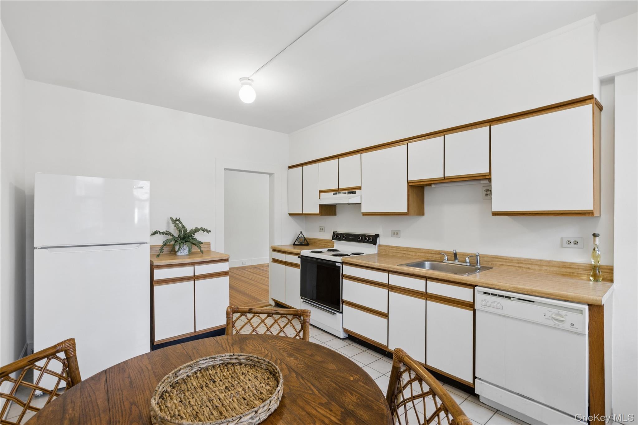 208A Wheatley Road – For Rent photo 16