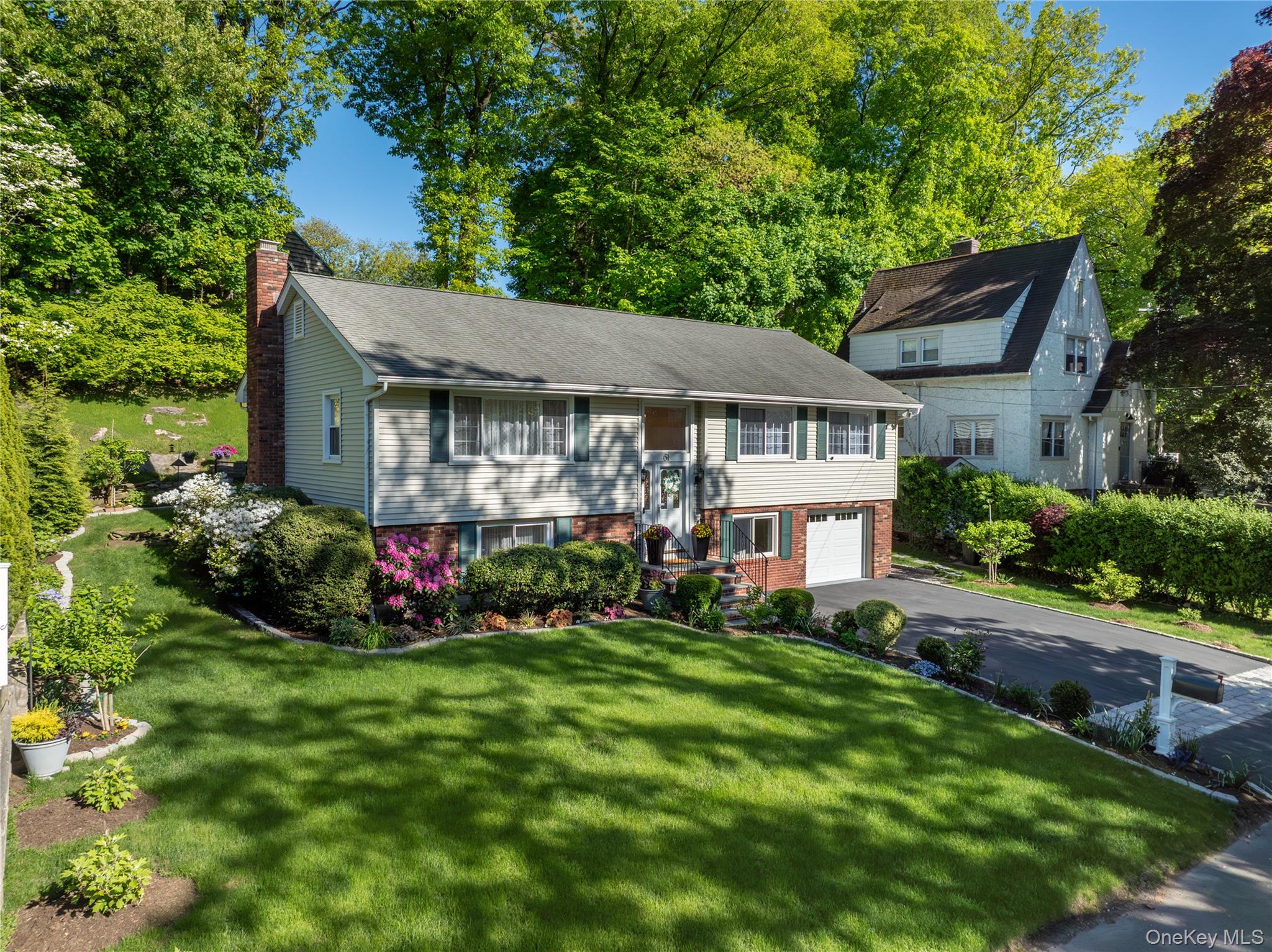 61 Center Drive – For Sale photo 2