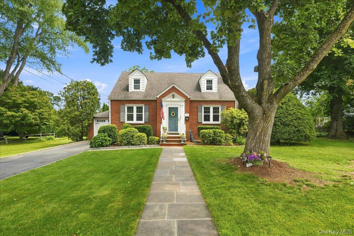 332 Kelly Street – For Sale