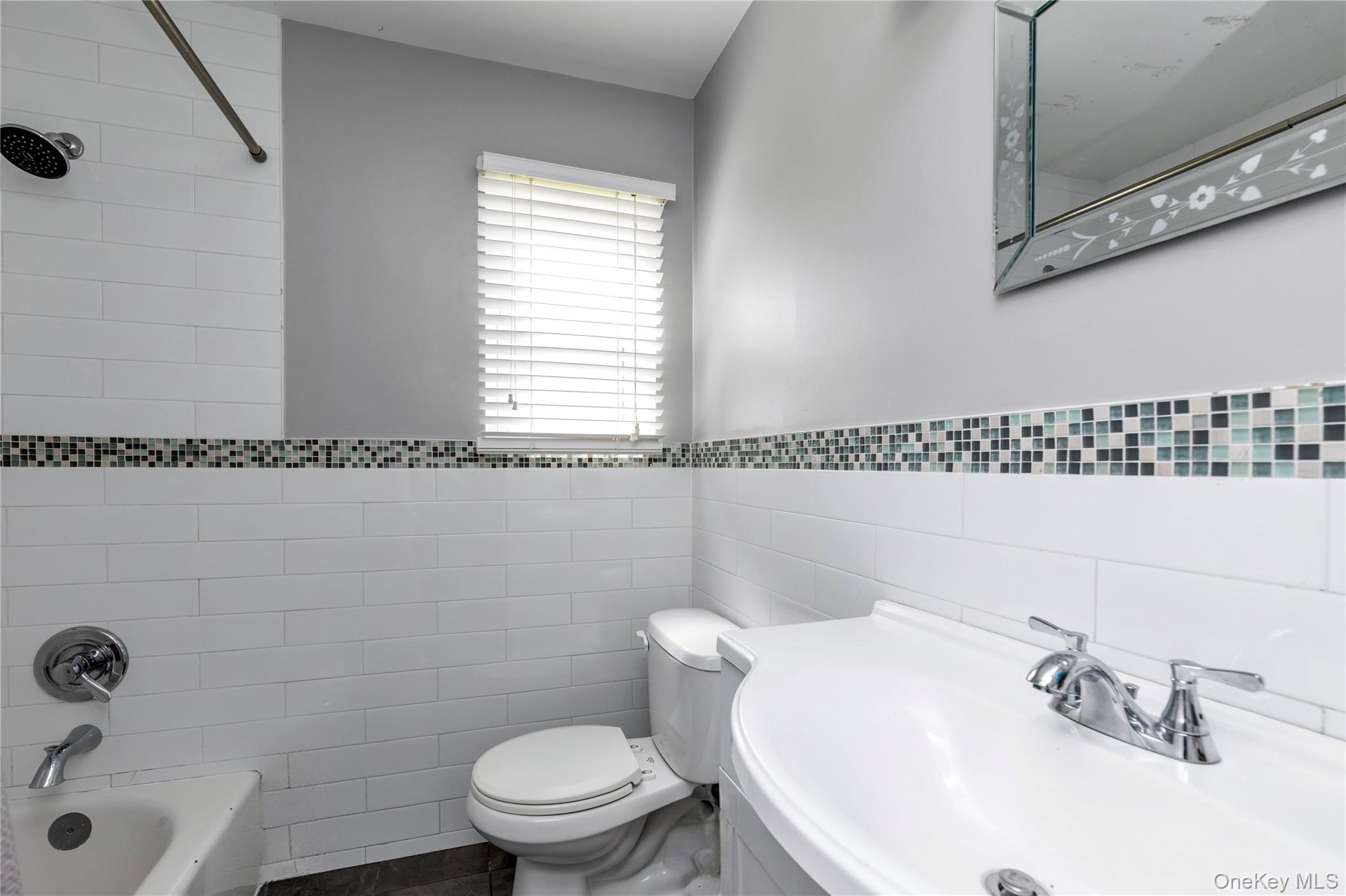 647 Jarvis Avenue – For Sale photo 25