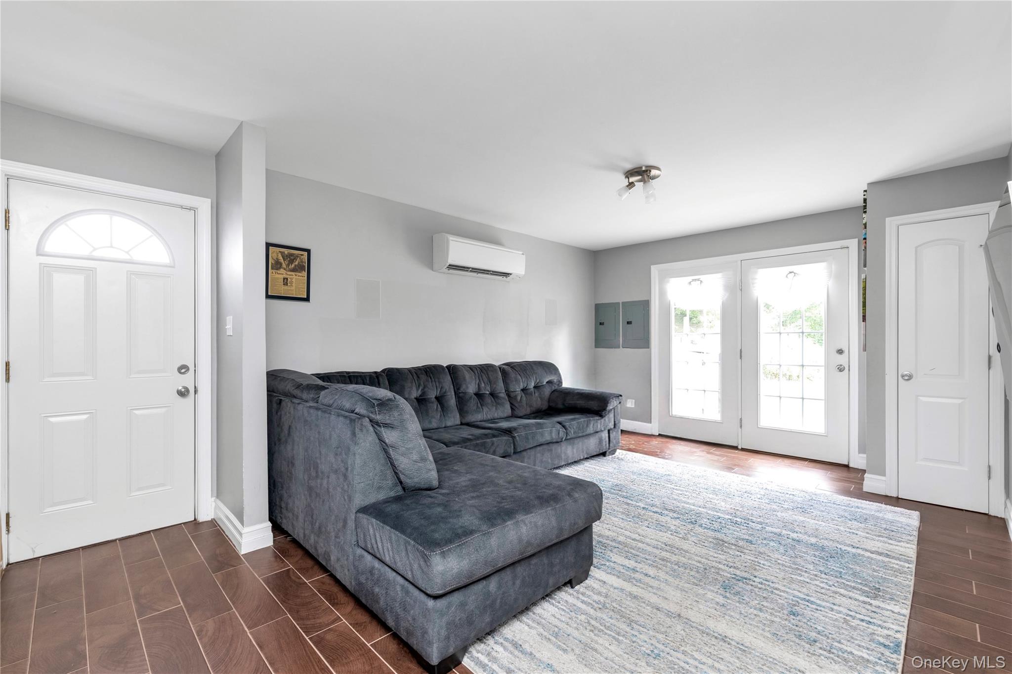 647 Jarvis Avenue – For Sale photo 22