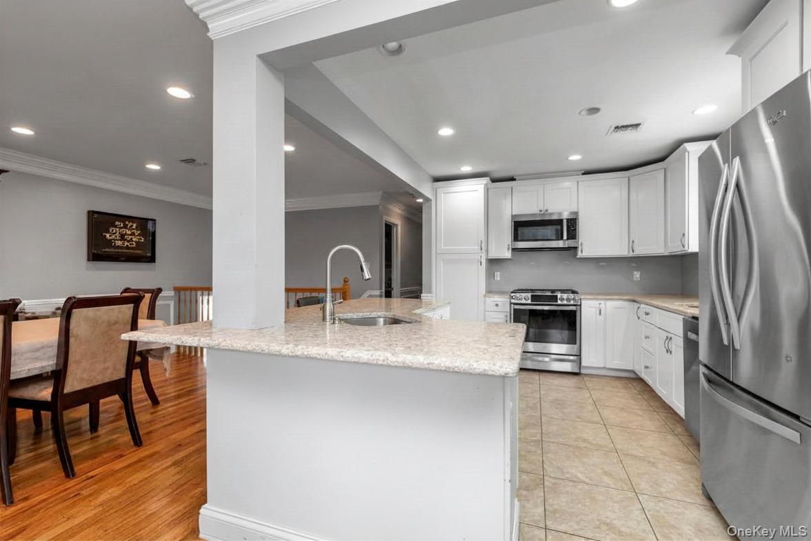 647 Jarvis Avenue – For Sale photo 12