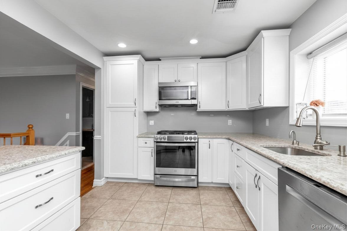 647 Jarvis Avenue – For Sale photo 10