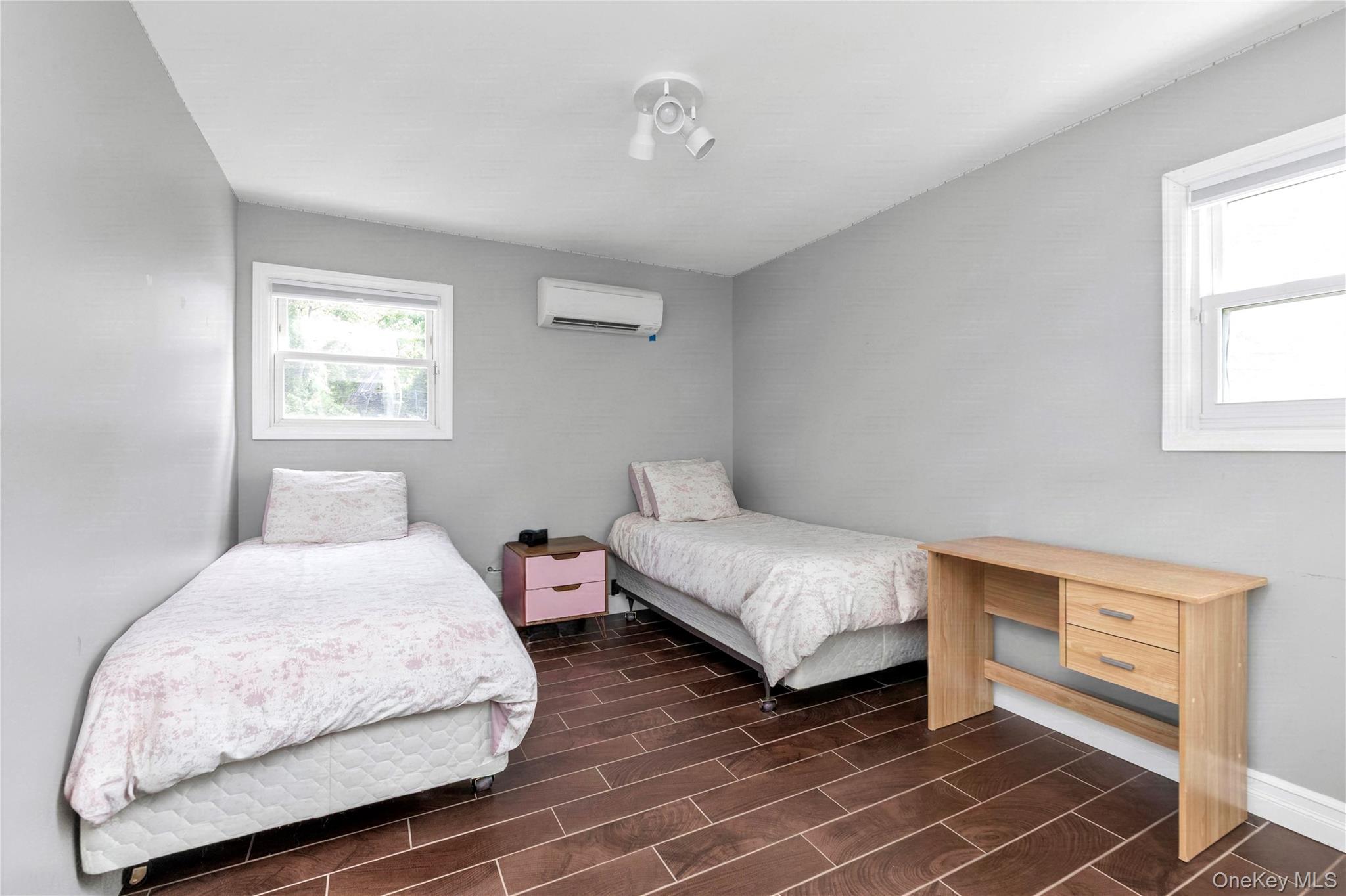 647 Jarvis Avenue – For Sale photo 24