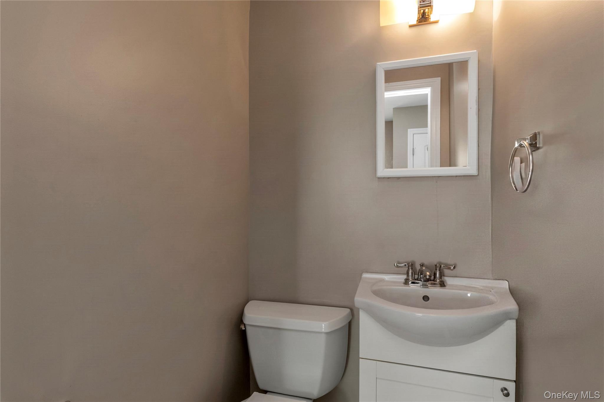 647 Jarvis Avenue – For Sale photo 20