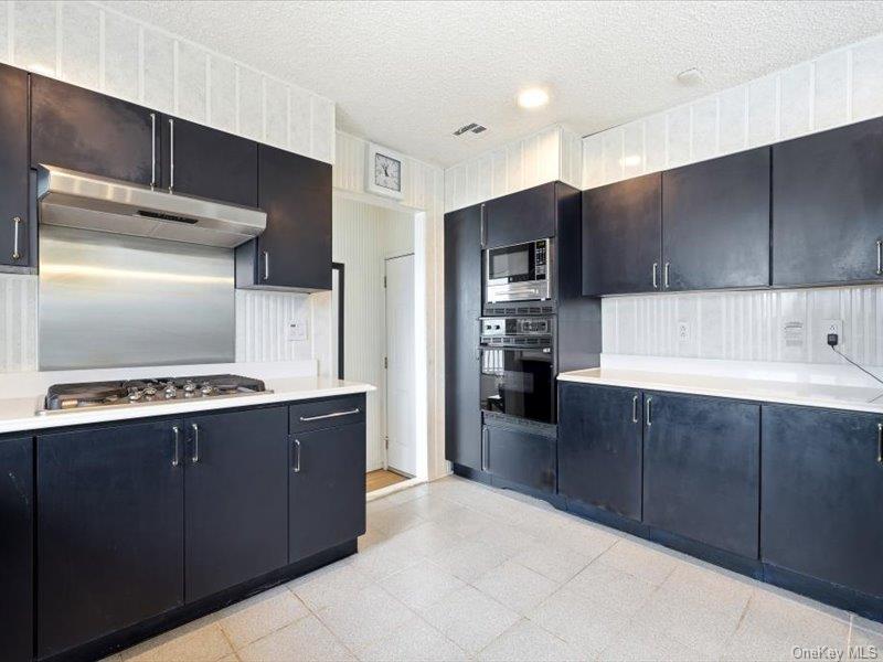211 Whitewood Drive – For Sale photo 16