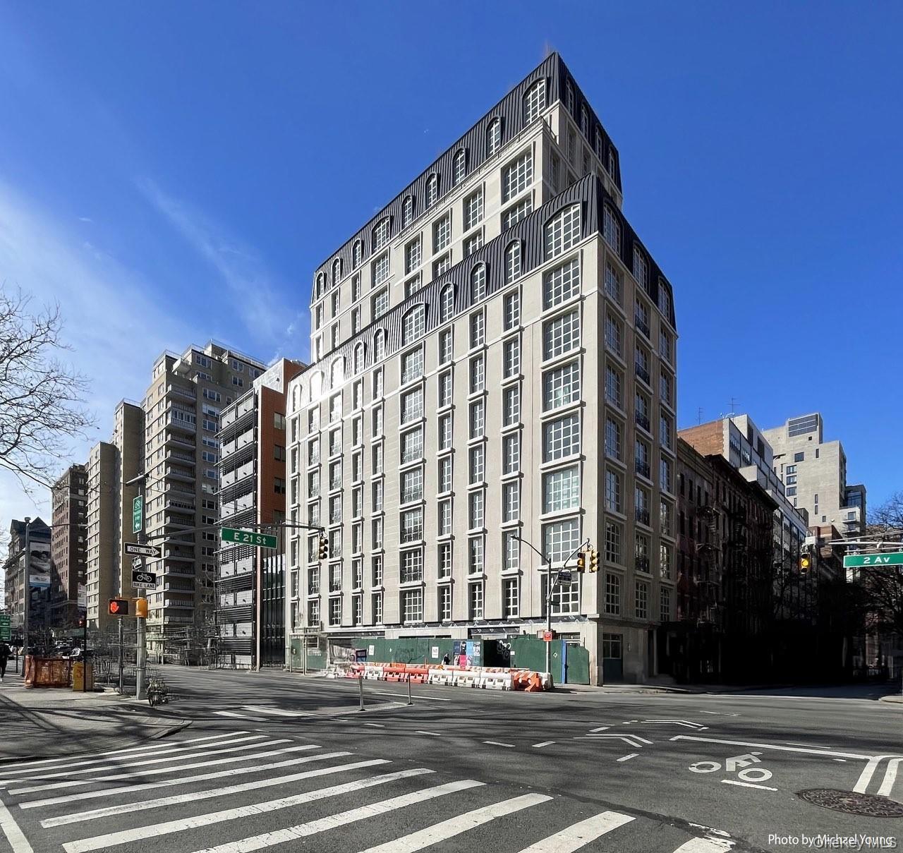 250 E 21st Street, Unit 9D
