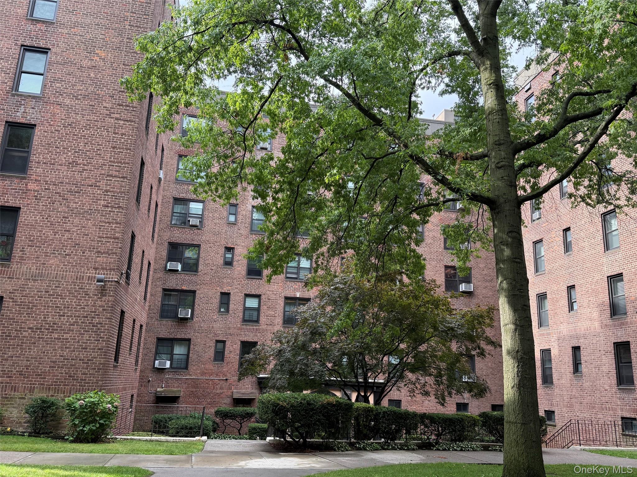 83-85 Woodhaven Boulevard, Unit 4F