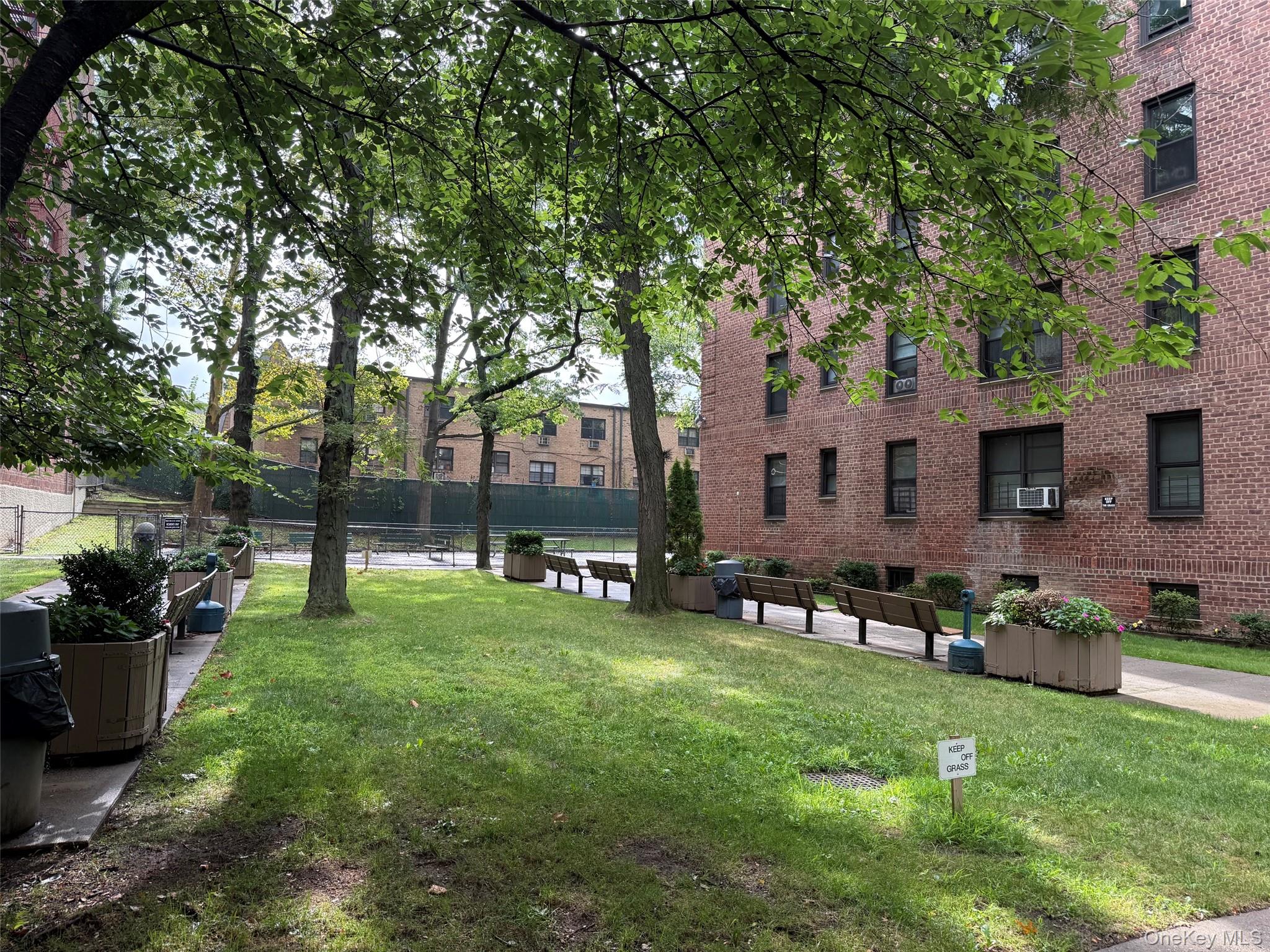 83-85 Woodhaven Boulevard, Unit 4F photo 10