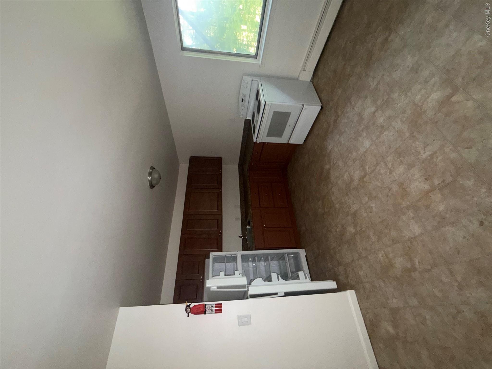 81 Shaker Heights Road, Unit CH 22 photo 3