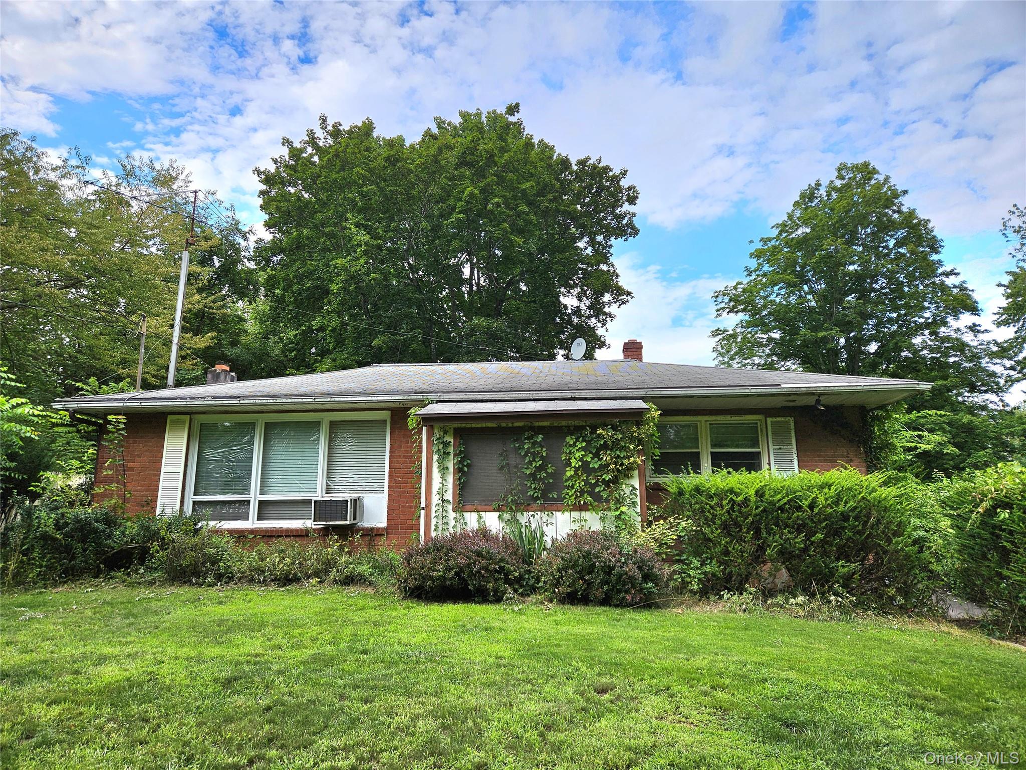 198 S Riverside Road – For Sale